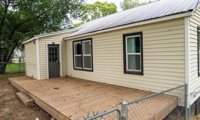 Harrison House | 2 Bedroom - Pet Friendly - Long Stay available- Close to Buffalo National River