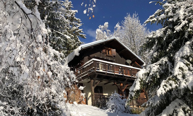 La Lechere Ski Chalet | 2 bedroom self-contained apartment in Chalet Le Doux Si