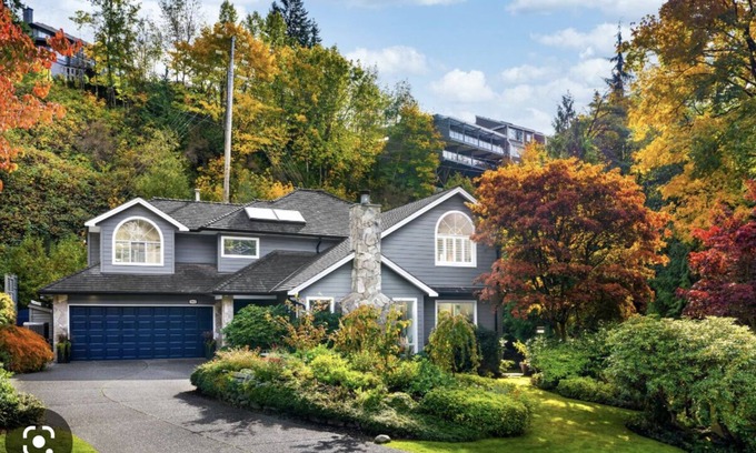West Vancouver House | 2 bedroom suite for 6