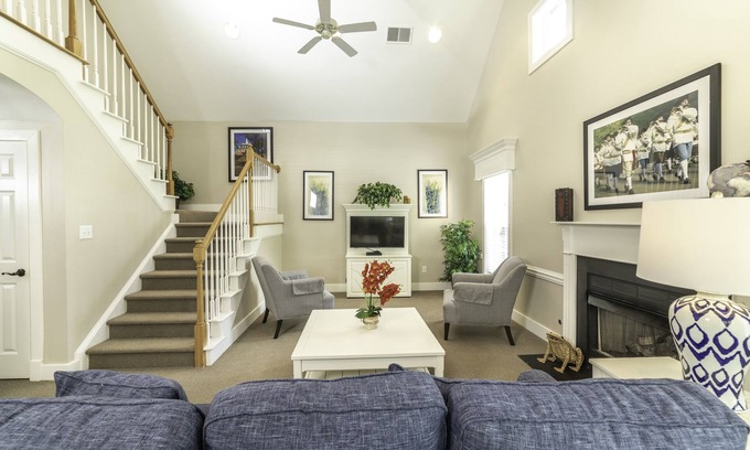 Lackey Resort | 2 bedroom within minutes of all Williamsburg has to offer!