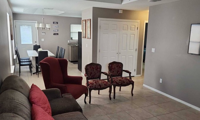 Edinburg Apartment | 2 Bedrooms Apt near Univeristy