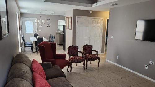 Edinburg Apartment | 2 Bedrooms Apt near Univeristy