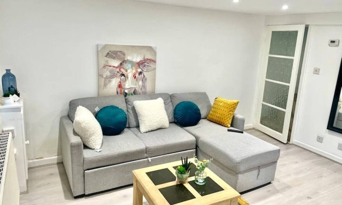 Curdworth Apartment | 2 bedrooms haven near NEC, Airport