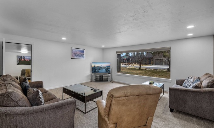 Southeast Bend Condo | 2 Bedrooms, Private Hot Tub, Media Room, Dog friendly with Yard Space. Unit B