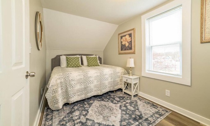 Upper Village Apartment | 2 beds, trailer parking, direct snow & ATV trail access