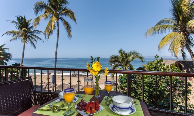 Amapas Condo | 2 BR beachfront condo with full ocean view