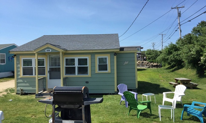 Snug Harbor Cottage | 2 BR East Matunuck cottage 7 min walk to beach, steps from Salt Pond