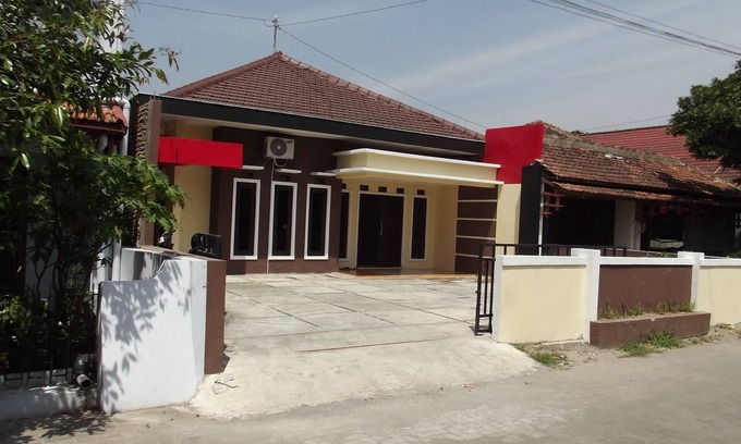 Condongcatur House | 2 BR House Near Hartono Mall and Monjali