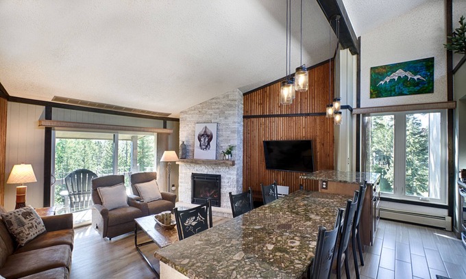 Peak 8 Condo | 2 BR Updated Condo-Mountain View! Excellent location, views & value!