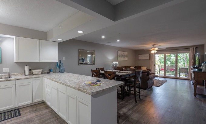 Branson Condo | 2-BR Updated WALK-IN Condo ~ 2 Pools ~ Near the Strip ~ FREE TICKETS INCLUDED! (FHC-13)