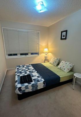 Brampton House | 2 Brampton Homestay- Great Location near All Amenities