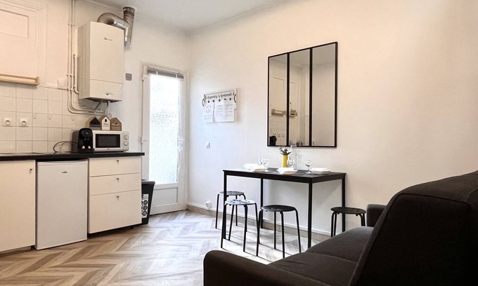 Montreuil Apartment | #2 Charmante Maison à 4 Minutes du Métro Robespierre