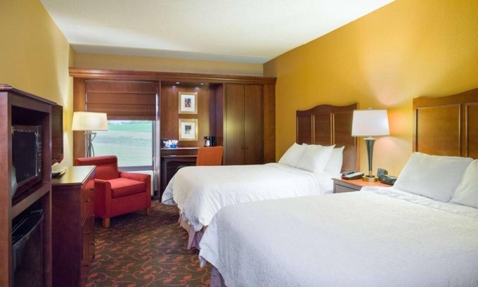 Carlisle Hotel | 2 Charming Rooms Near Dickinson College – Perfect for Relaxation and Exploration