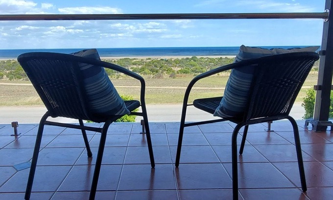 Tiddy Widdy Beach House | 2 family house with spectacular Ocean Views