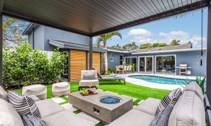 Tarpon River House | 2-Family Retreat: Pool, Gym, Near Beach & Las Olas