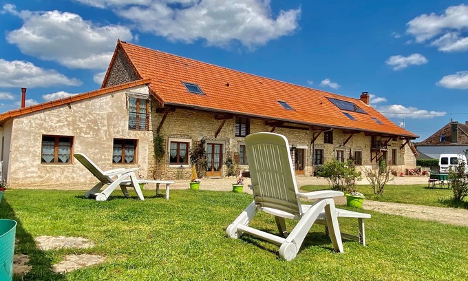 Saint-Martin-de-Salencey House | 2 Gites for 16 people