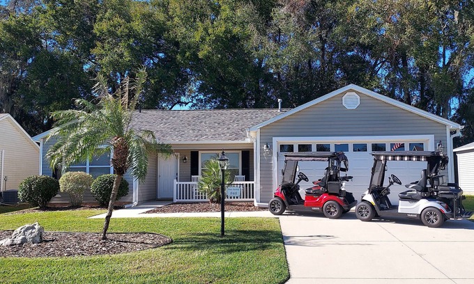 Lynnhaven House | 2 Golf Carts included! Close to Lake Sumter Landing! Newly Renovated!