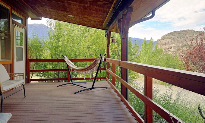 Cortez House | 2 Homes w/Private Gate 500,000-Acre Backyard