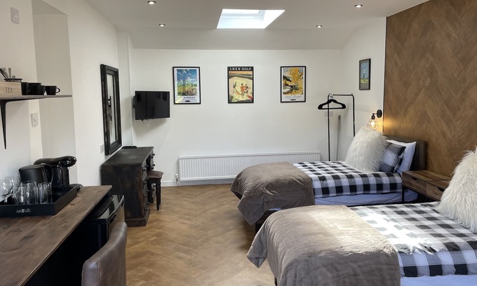 Strathkinness Apartment | 2 hours use of luxury Trackman Golf Studio included, 3 miles from Old Course