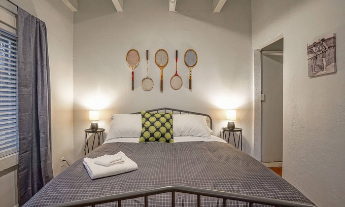 West Old Town Apartment | #2 in Old Town, 2bd/2ba, near I-40