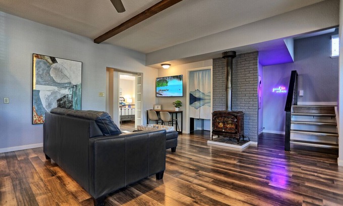 Sparks House | 2 Kings & 2 Queens, Sparks Vacation Vibes