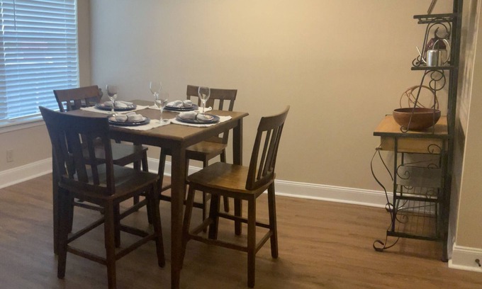 South Baton Rouge Condo | 2 Master Bedrooms -Very Clean- Recently Remolded 2 Patios Park at front door