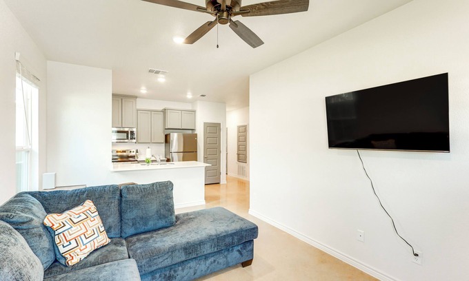 Temple House | 2 Mi to Downtown Temple: Newly Built Townhome!