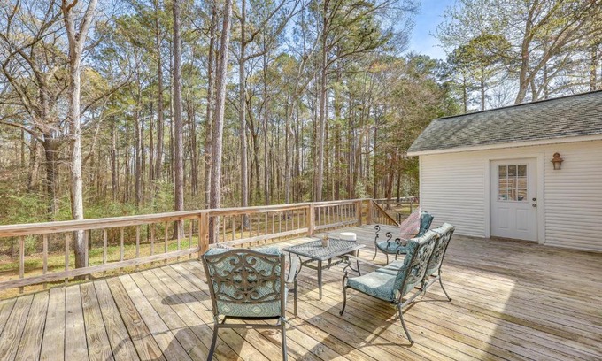 El Dorado House | 2 Mi to Downtown Work and Play at El Dorado Getaway