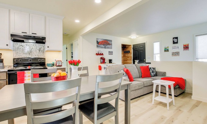 Manitowoc House | 2 Mi to Lake Michigan: Family-Friendly Home