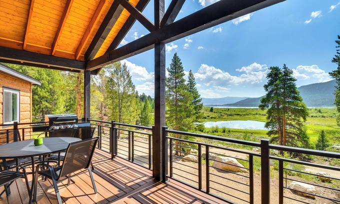 Twin Lakes House | 2 Mi to Lake: Stunning Twin Lakes Home w/Deck