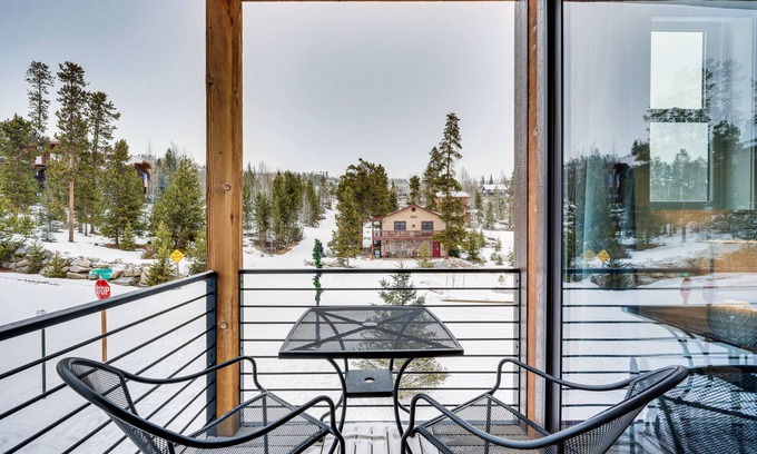Grand Lake Condo | 2 Mi to RMNP: Mtn-View Grand Lake Loft!