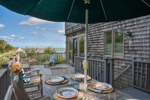 East Orleans House | 2 Min Walk to Private Beach & Boat Launch