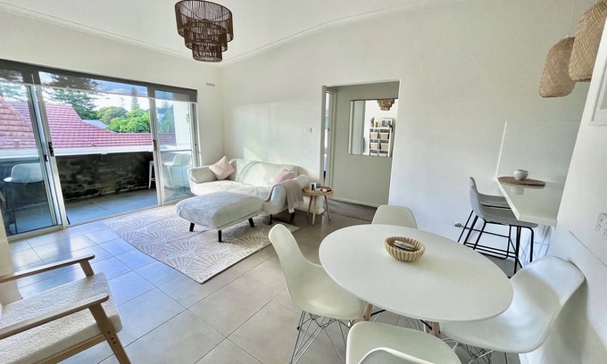 Cottesloe Apartment | 2 minute walk from the Waters Edge