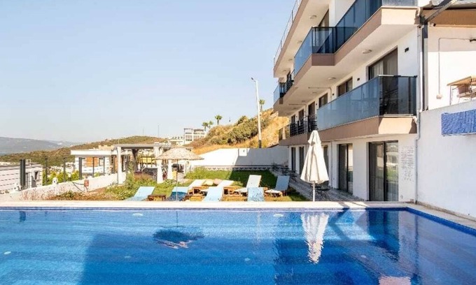 Gumusluk Apartment | 2 Person, Apartment with Shared Pool - AWZ 253