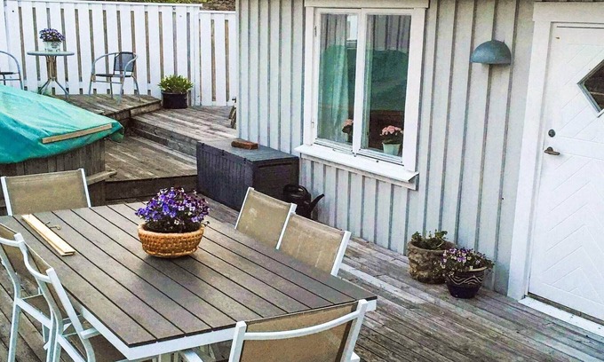 Hono House | 2 person holiday home in Hönö