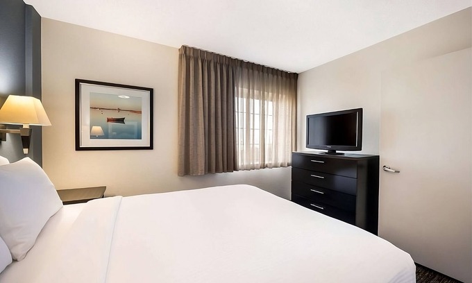 Troy Hotel | 2 Pet-friendly Units Near Cranbrook House w/Full Private Kitchens & Parking!