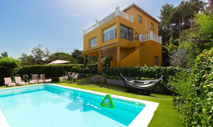 Mont Barbat Villa | 2 Private Abodes in One Magnificent Villa!