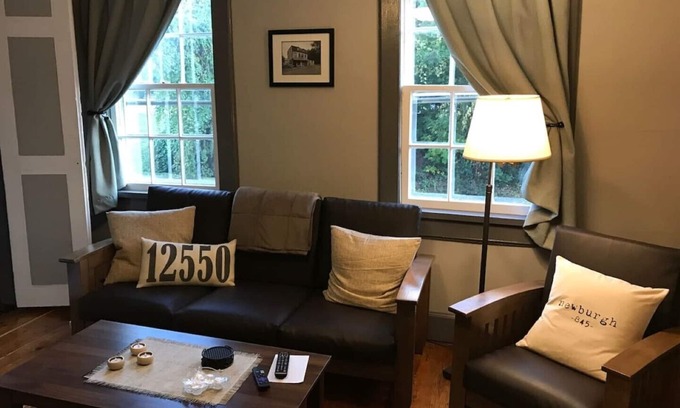 Balmville Apartment | #2, Quaint Private Apartment in Historic Building