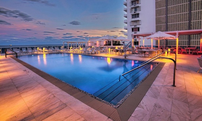 Central Beach Hotel | 2 Queens Balcony Ocean Front