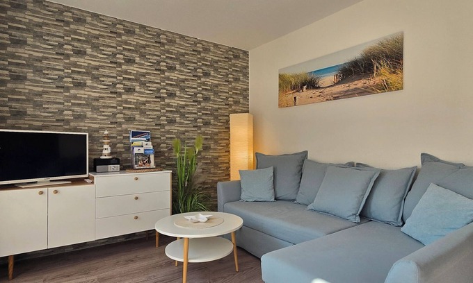 Gelbensande Apartment | 2-room apartment for 3 people on the ground floor with bicycles and WLAN