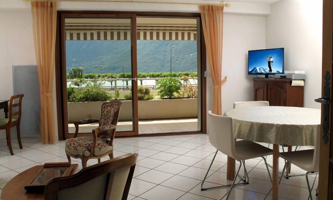 Aix-les-Bains Apartment | 2-room apartment 58m2 classified 4 stars lakeside facing Dent du Chat.