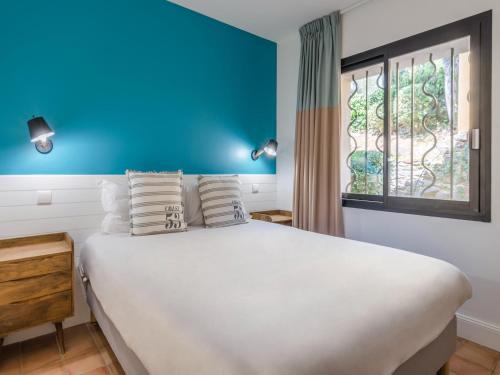 Le Rayol Apartment | 2-room holiday flat with sea view in Residence du Bailli, Rayol-Canadel-sur-Mer