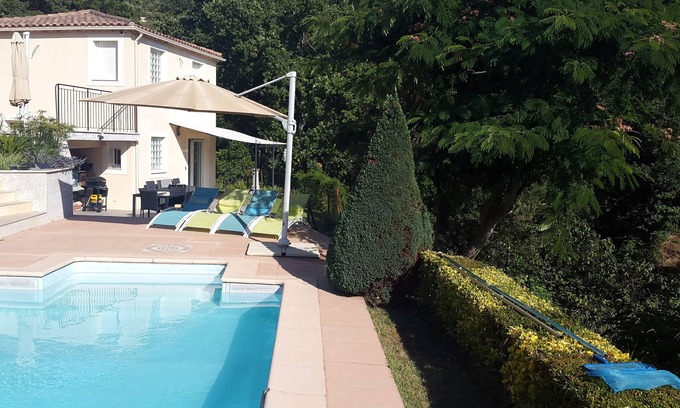 Les Adrets-de-l'Esterel Apartment | 2 rooms comfortable in independent building with pool and garden