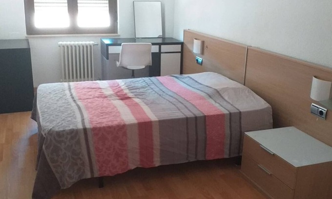 Rollo House | 2 Rooms in shared Flat , Central Heatering WIFI , big rooms , with doble bed