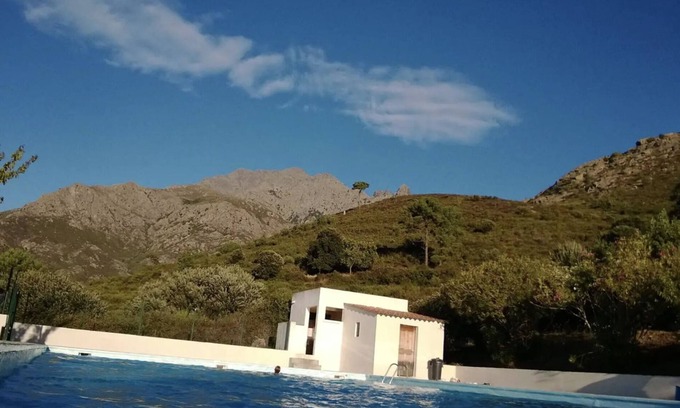 Calenzana Apartment | 2 rooms with pool near Calvi