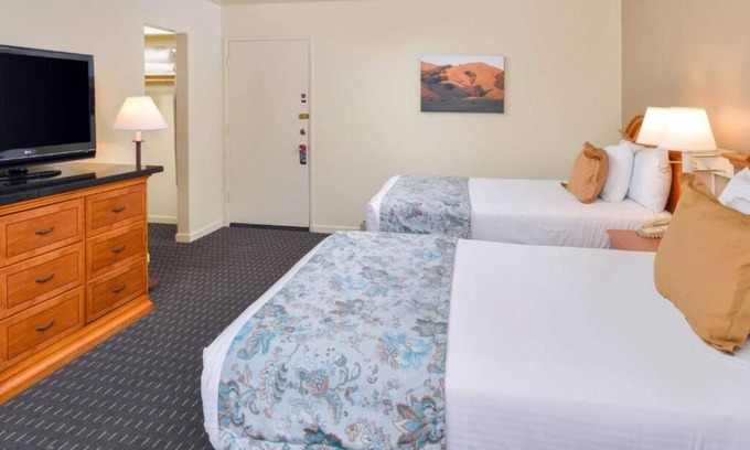 Solvang Hotel | 2 Spacious Units Close to Great Indian Casino, Continental Breakfast & Parking!