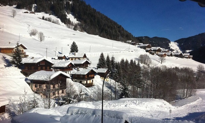 Beaufort Apartment | 2-Star Ski-In/Ski-Out Apartment for 5, Arêches-Beaufort