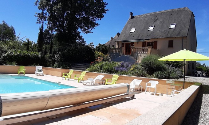Sarlat-la-Caneda Cottage | 2 steps from the historic center, pleasant, quiet gite with beautiful saltwater swimming pool