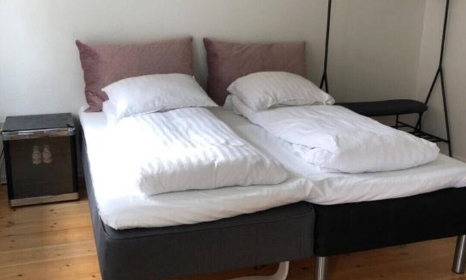 Randers Apartment | 2 vær.lejlighed til 4 gæster dobbeltseng og køjeseng, tee køkken, bad og toilet