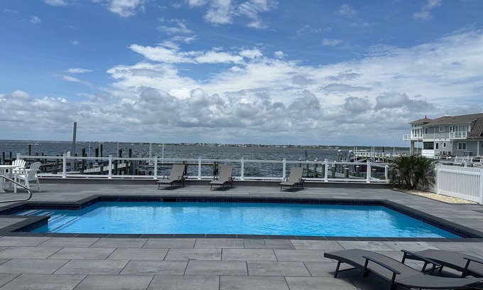 Mantoloking House | 2 Worlds - Amazing Bay Views. Sun, Pool- Very close to private Ocean beach